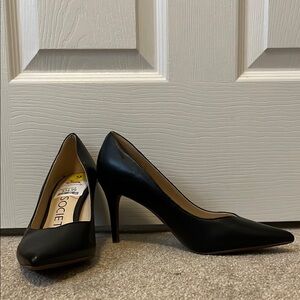 Black High Heel Pumps